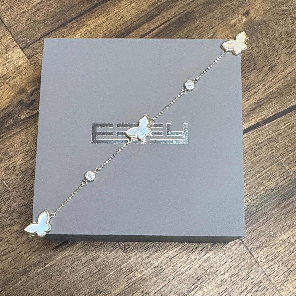 EFFY 14 k yellow Gold Diamond and Mother of Pearl Butterfly Adjustable**Bracelet